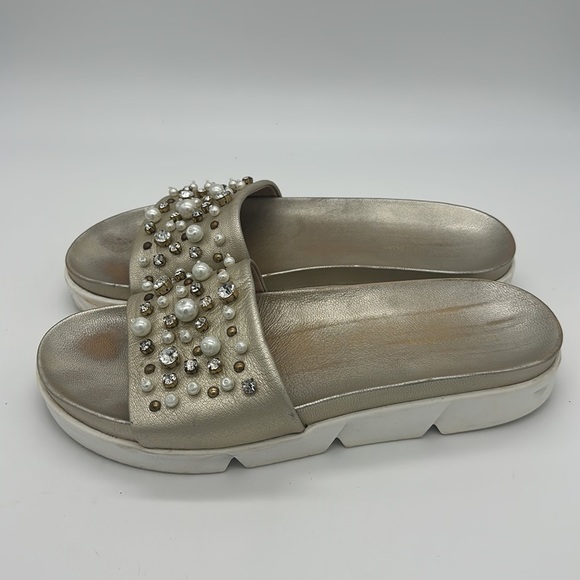 Stuart Weitzman 10m white studded slides - Picture 2 of 11